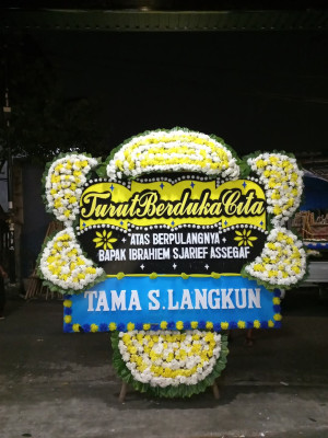 Papan Bunga Duka di Buton Utara